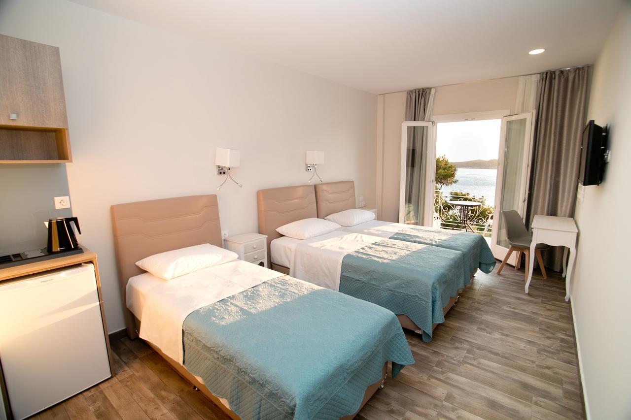 Hyperion Hotel Myrties ภายนอก รูปภาพ