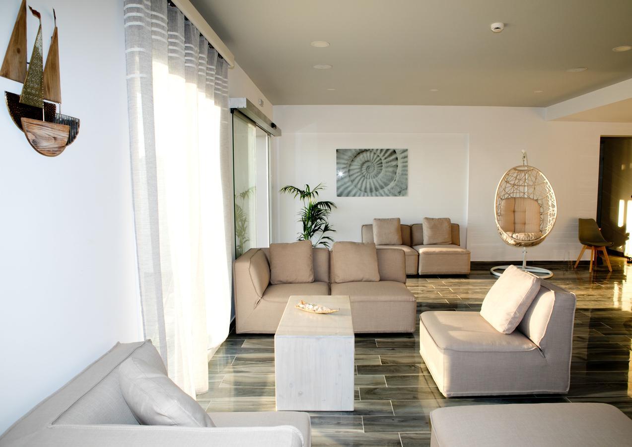 Hyperion Hotel Myrties ภายนอก รูปภาพ