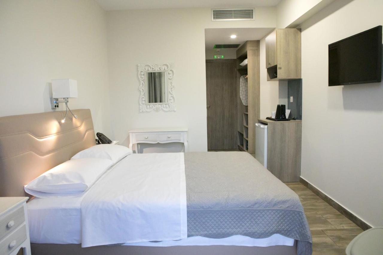 Hyperion Hotel Myrties ภายนอก รูปภาพ