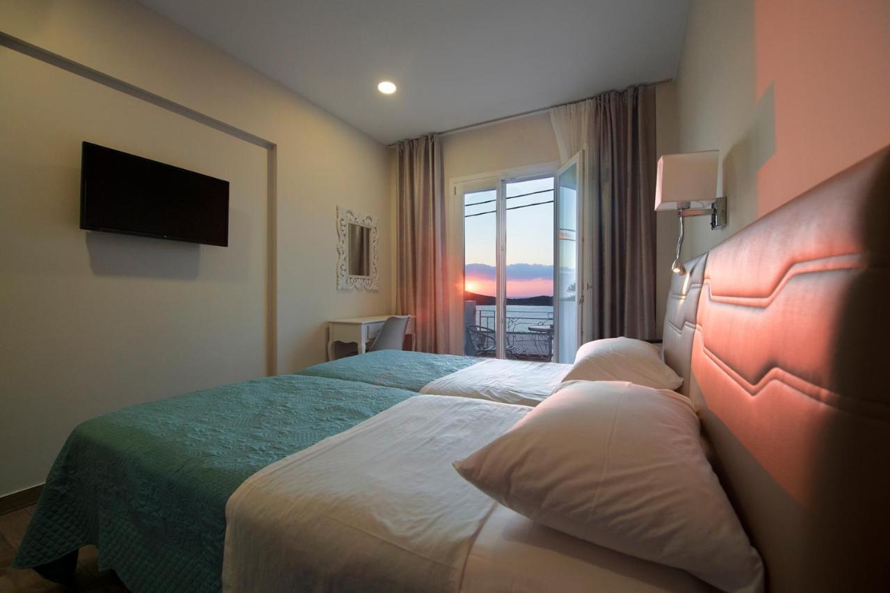 Hyperion Hotel Myrties ภายนอก รูปภาพ